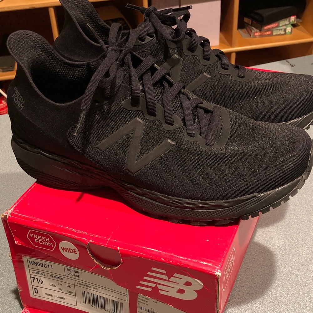 New Balance Women’s Black Athletic Shoes - Picture 1 of 12